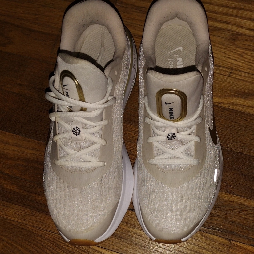🔥Nike Journey Run Women's Road Running Sneakers